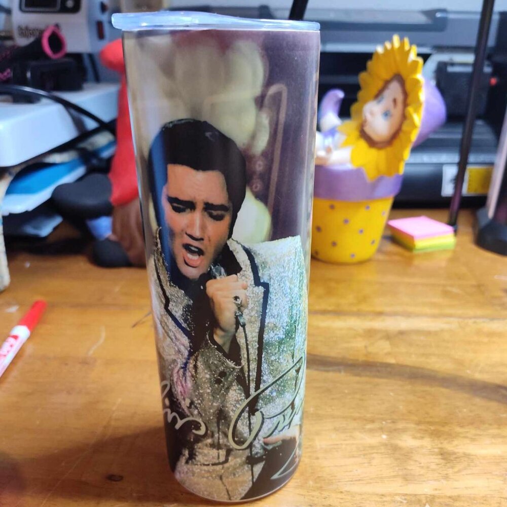 20 0z Elvis Presely Tumbler with straw